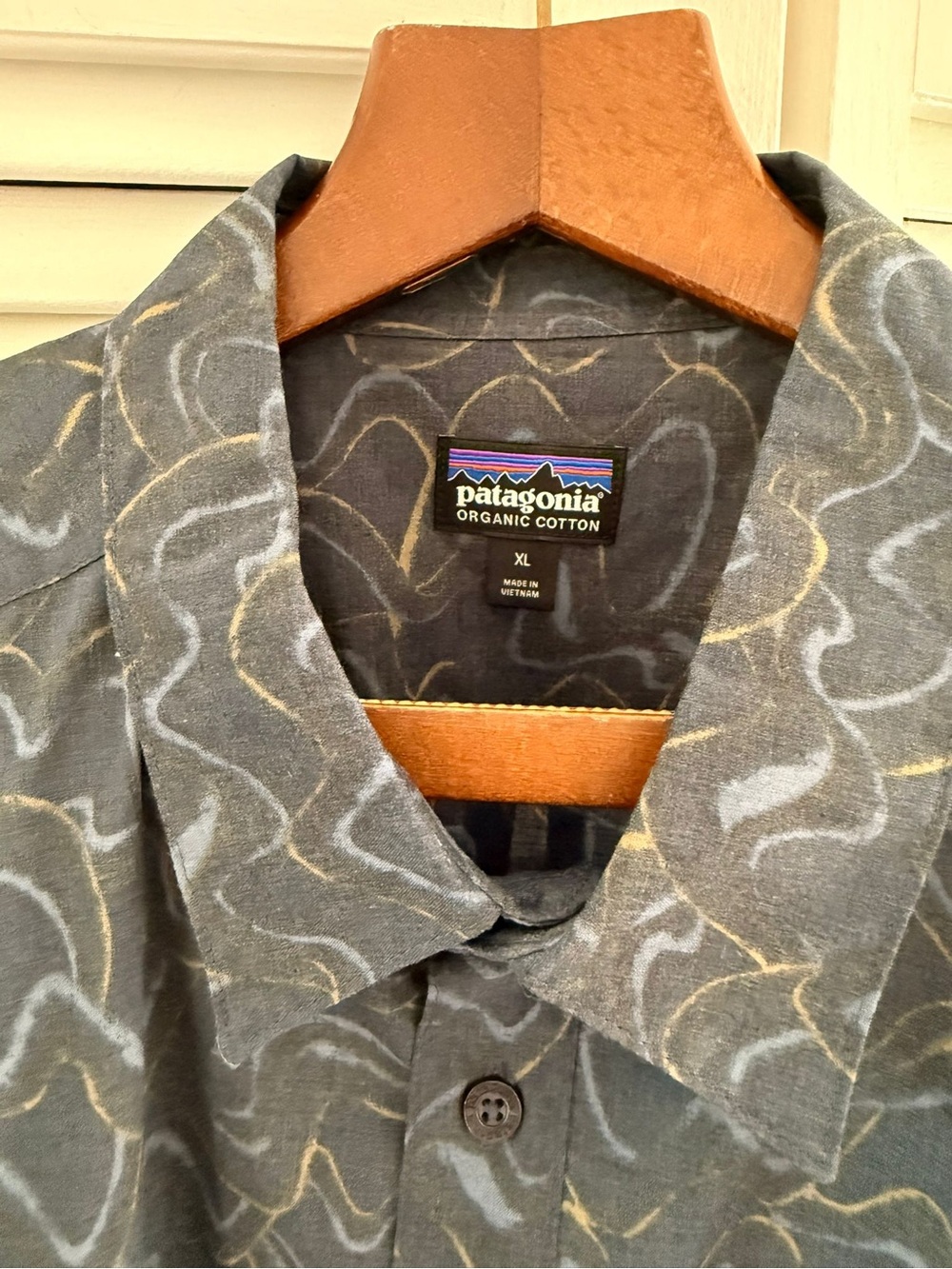 Patagonia Men's Gray Organic Cotton Patterned Button-Down Shirt